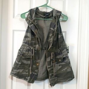 Zenana Outfitters Vest - Camo - Sz S - NWOT - #155